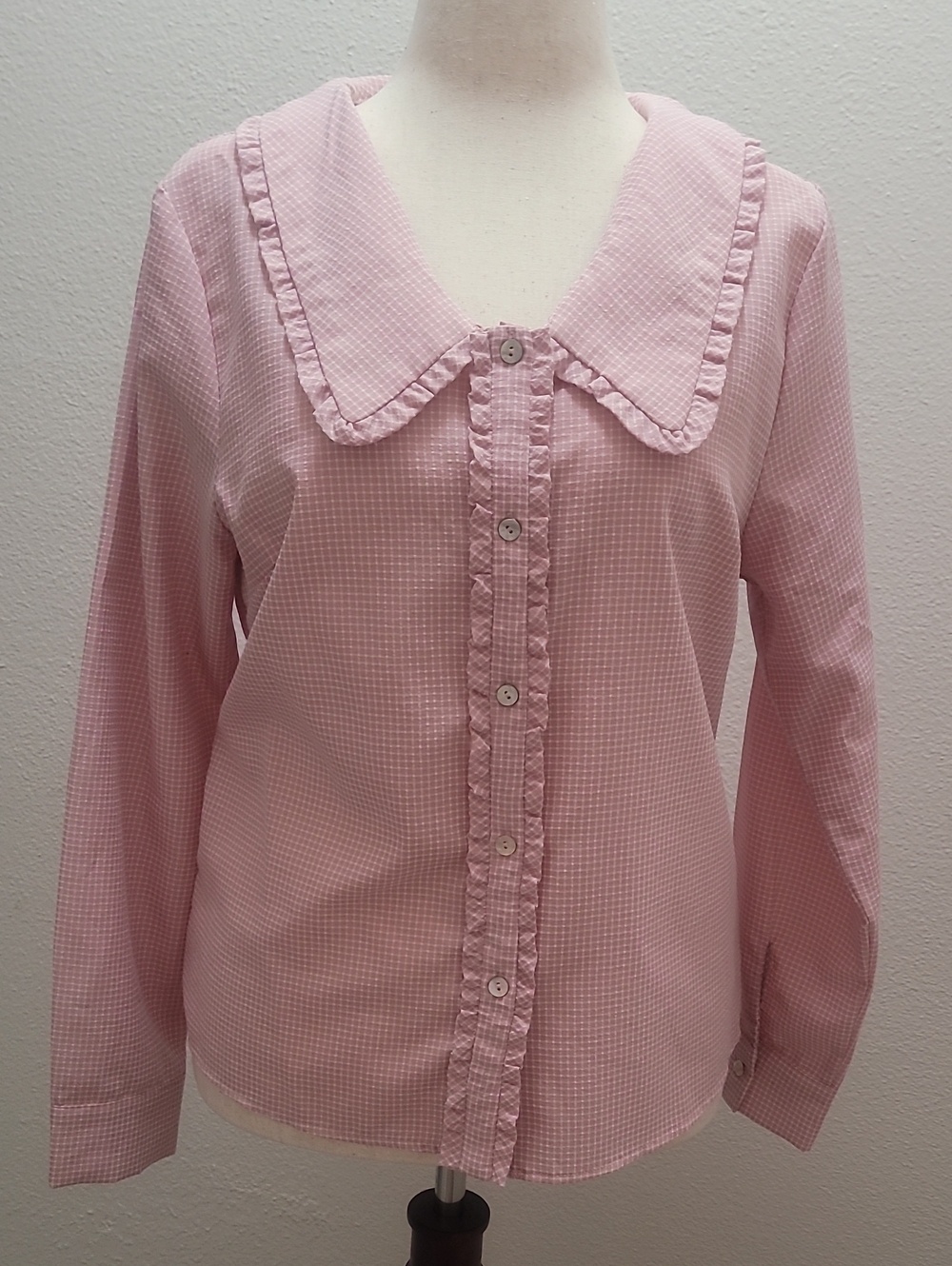 Aaron & Amber Women’s Pink Ruffle-Trim Button-Up Top